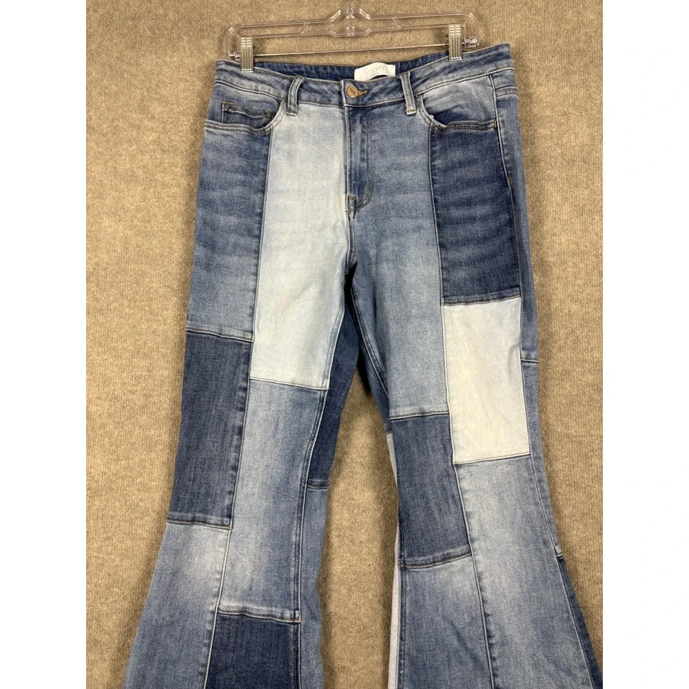 Vervet T5709 Patchwork Flare Jeans High Rise Mixed Wash Size 31 Blue Boho